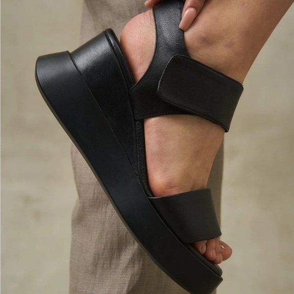 Lonza Chunky Platform Sandal - Picture 4 of 11